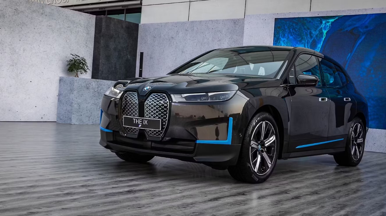 BMW iX